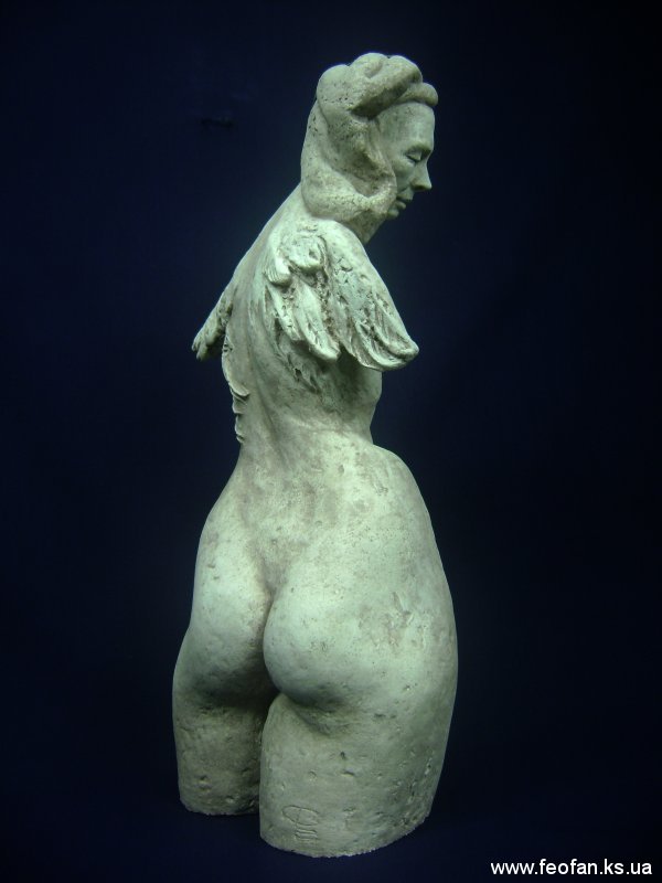 Импрессия Персеиды. Искусственный камень. Н-47см. 2001г.