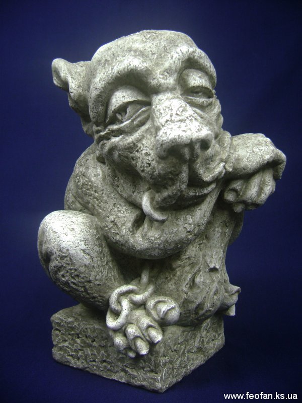 Страж. Горгулья с дубиной. Искусственный камень. Н-31см. 2006г.