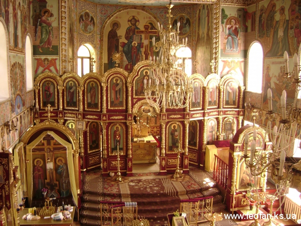 Иконостас и Киоты в интерьере церкви Св.Марии Магдалины. г.Одесса. Н-6м.х12м. Иконостас и Киоты в интерьере церкви Св.Марии Магдалины. г.Одесса. Н-6м.х12м.