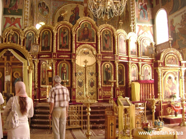 Иконостас и Киоты в интерьере церкви Св.Марии Магдалины. г.Одесса. Н-6м.х12м. Иконостас и Киоты в интерьере церкви Св.Марии Магдалины. г.Одесса. Н-6м.х12м.
